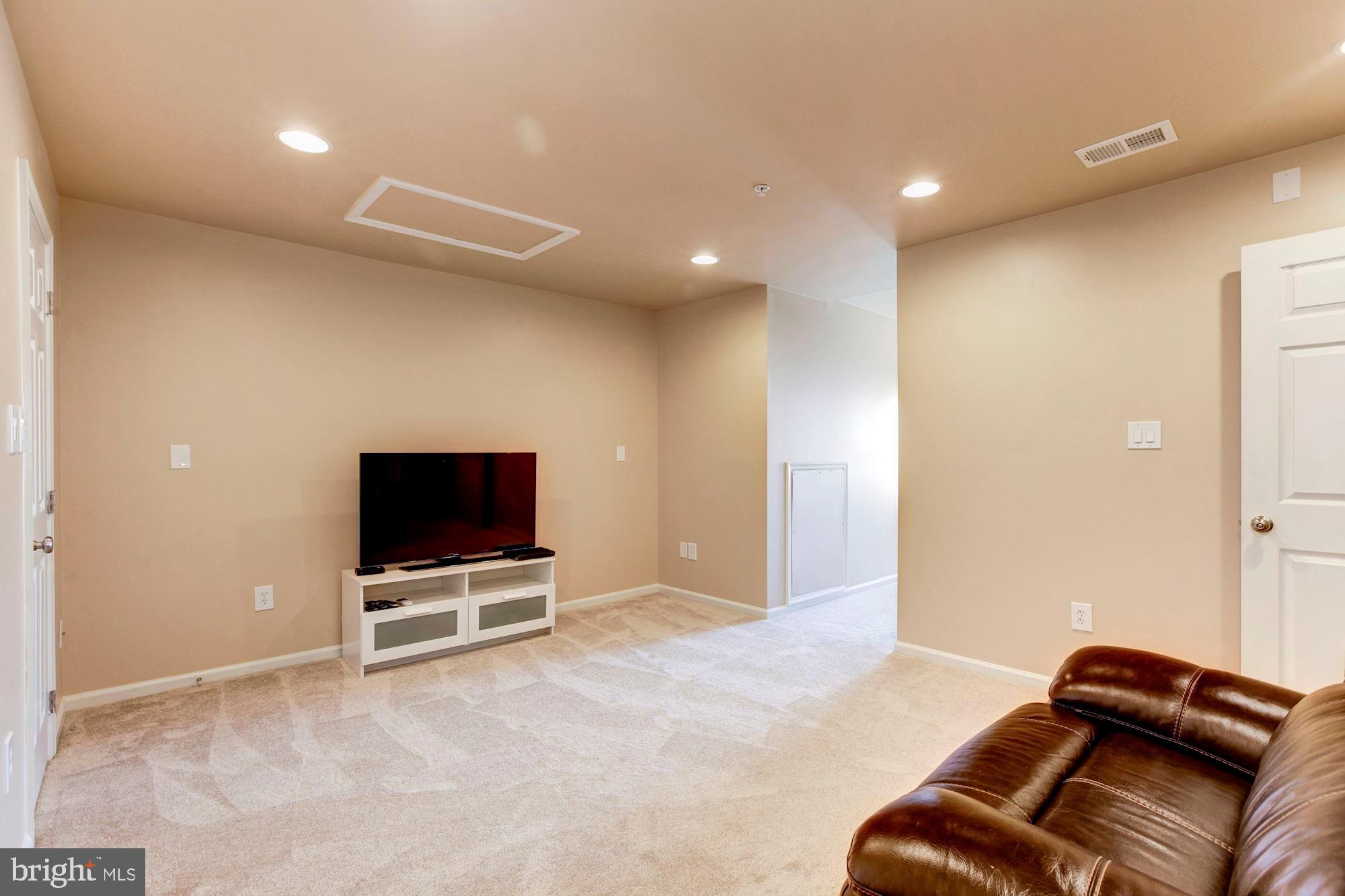 1144 Gaither Road Rockville, MD 20850 - Photo 35 of 50
