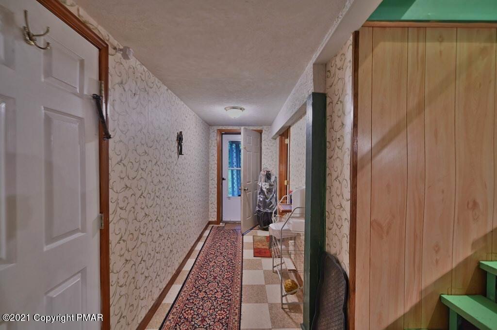 1607 Cotswald Road Tobyhanna, PA 18466 - Photo 44 of 61 a very nice looking room with a large window