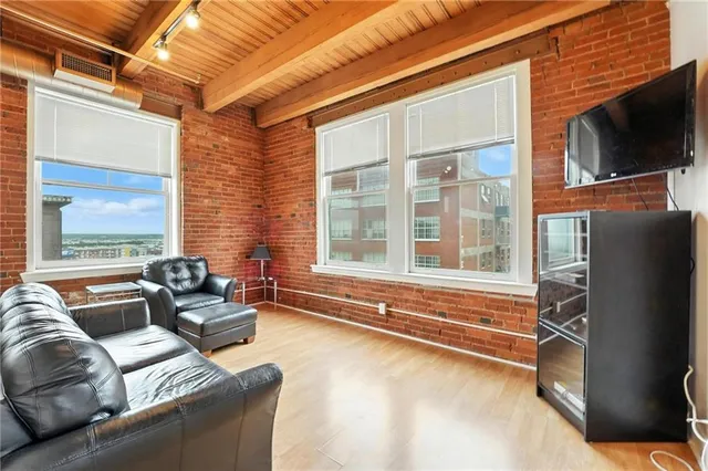 $164,900 | 700 Broadway Boulevard, Unit 412, Kansas City, MO 64105