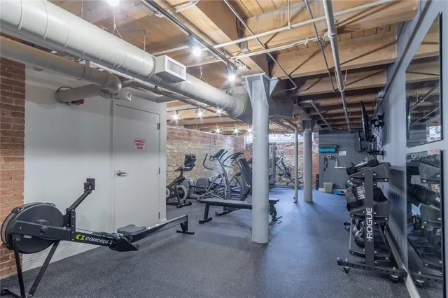 $164,900 | 700 Broadway Boulevard, Unit 412, Kansas City, MO 64105