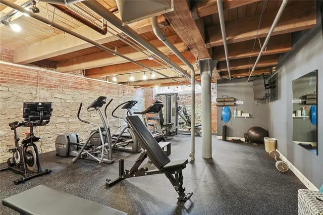 $164,900 | 700 Broadway Boulevard, Unit 412, Kansas City, MO 64105