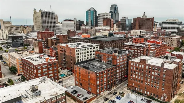 $164,900 | 700 Broadway Boulevard, Unit 412, Kansas City, MO 64105