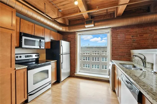 $164,900 | 700 Broadway Boulevard, Unit 412, Kansas City, MO 64105