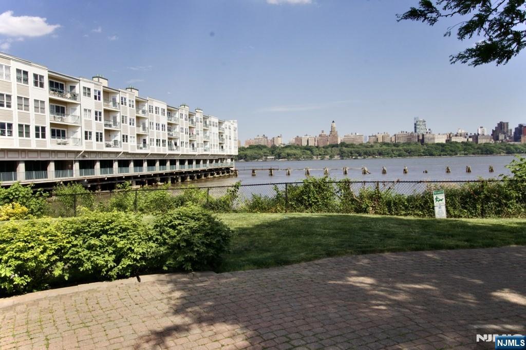 340 The Promenade Edgewater, NJ 07020 - Photo 45 of 46