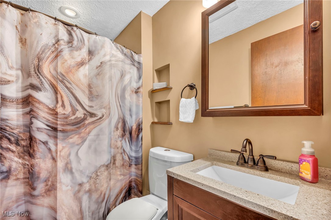 8866 Timberlink Road Northwest Canal Fulton, OH 44614 - Photo 26 of 45 master bathroom