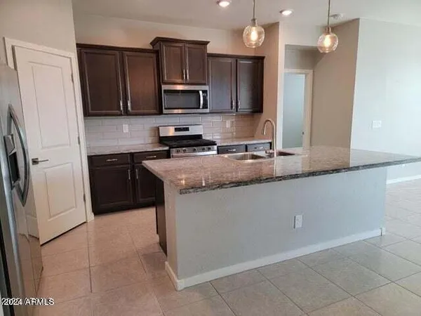 $2,100 | 18671 Puget Avenue, Waddell, AZ 85355