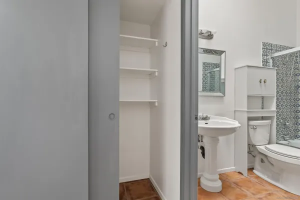 $3,000 | 8328 Regents Road, Unit 3G, San Diego, CA 92122