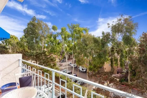 $3,000 | 8328 Regents Road, Unit 3G, San Diego, CA 92122