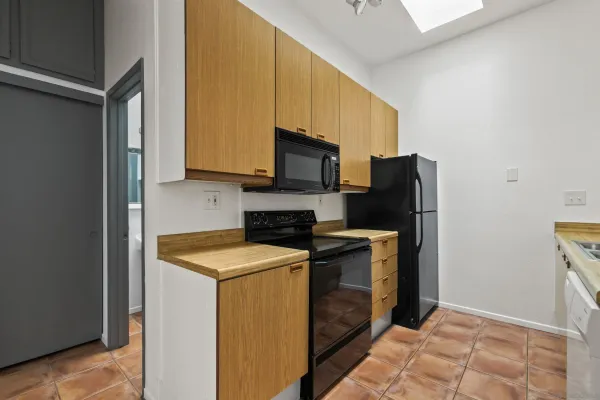 $3,000 | 8328 Regents Road, Unit 3G, San Diego, CA 92122