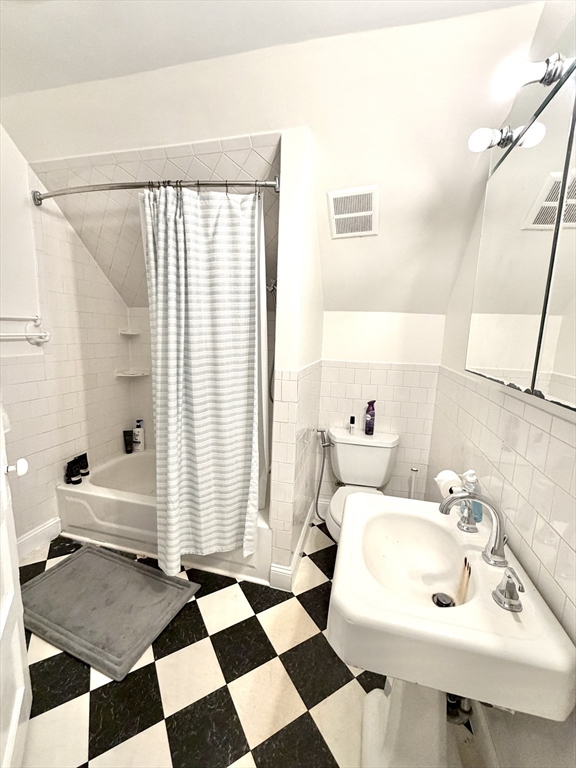 18 Winslow Road, Unit 2 Brookline, MA 02446 - Photo 9 of 12