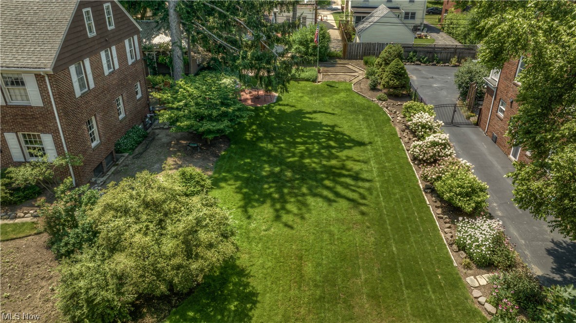 3712 Traver Road Beachwood, OH 44122 - Photo 3 of 43 open lot is nicely landscaped