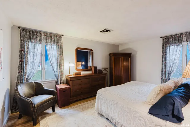 $407,000 | 1502 Nagel Drive, Marion, IL 62959