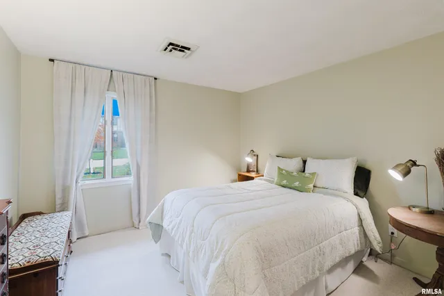 $407,000 | 1502 Nagel Drive, Marion, IL 62959