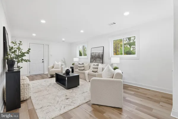 $699,000 | 13801 Lionel Lane, Rockville, MD 20853