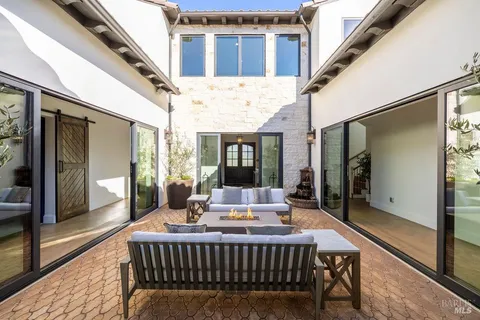 $3,250,000 | 3981 Parker Hill Road, Santa Rosa, CA 95404