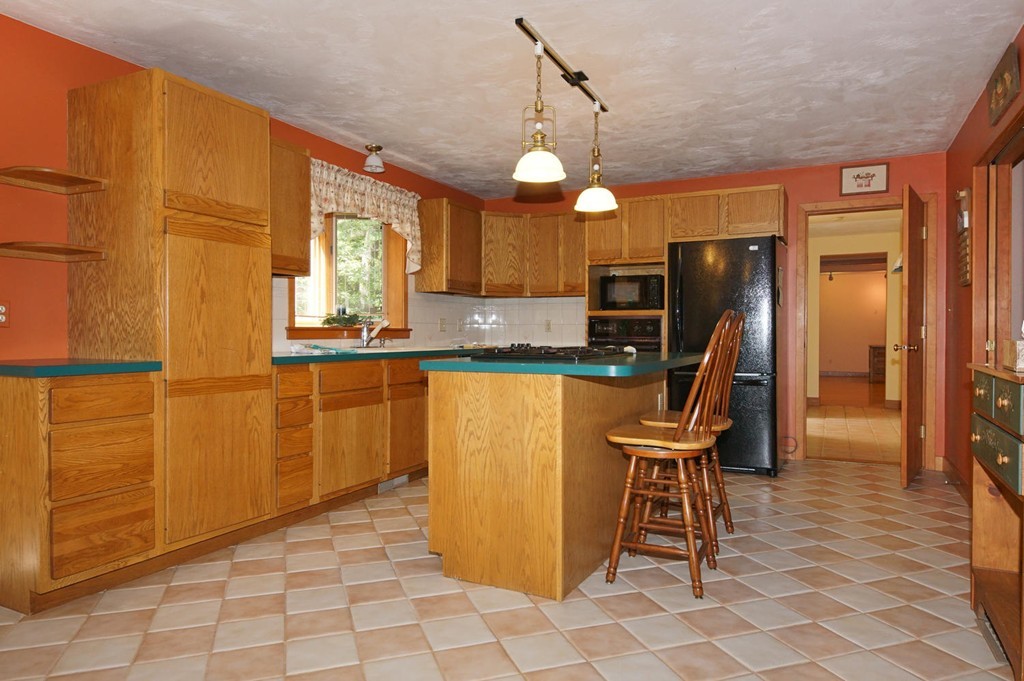 19 Riley Road Northborough, MA 01532 - Photo 3 of 29 Gallery Image 3