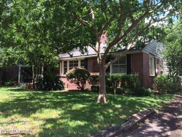 4052 Dover Road Jacksonville, FL 32207 - Photo 2 of 14 a view of a house with backyard porch and sitting area