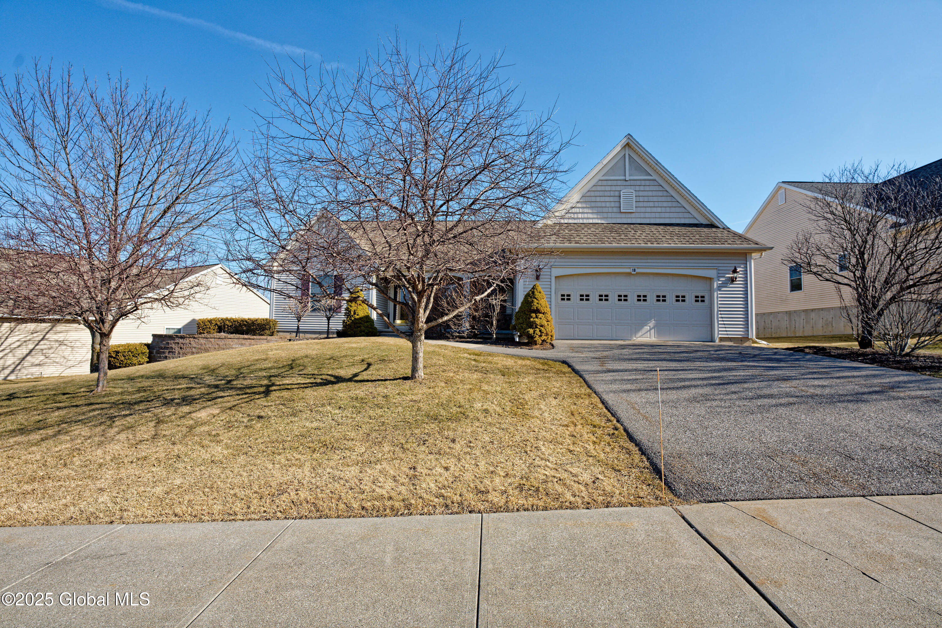 18 Gladstone Circle Halfmoon, NY 12118 - Photo 2 of 61 0 Front 1