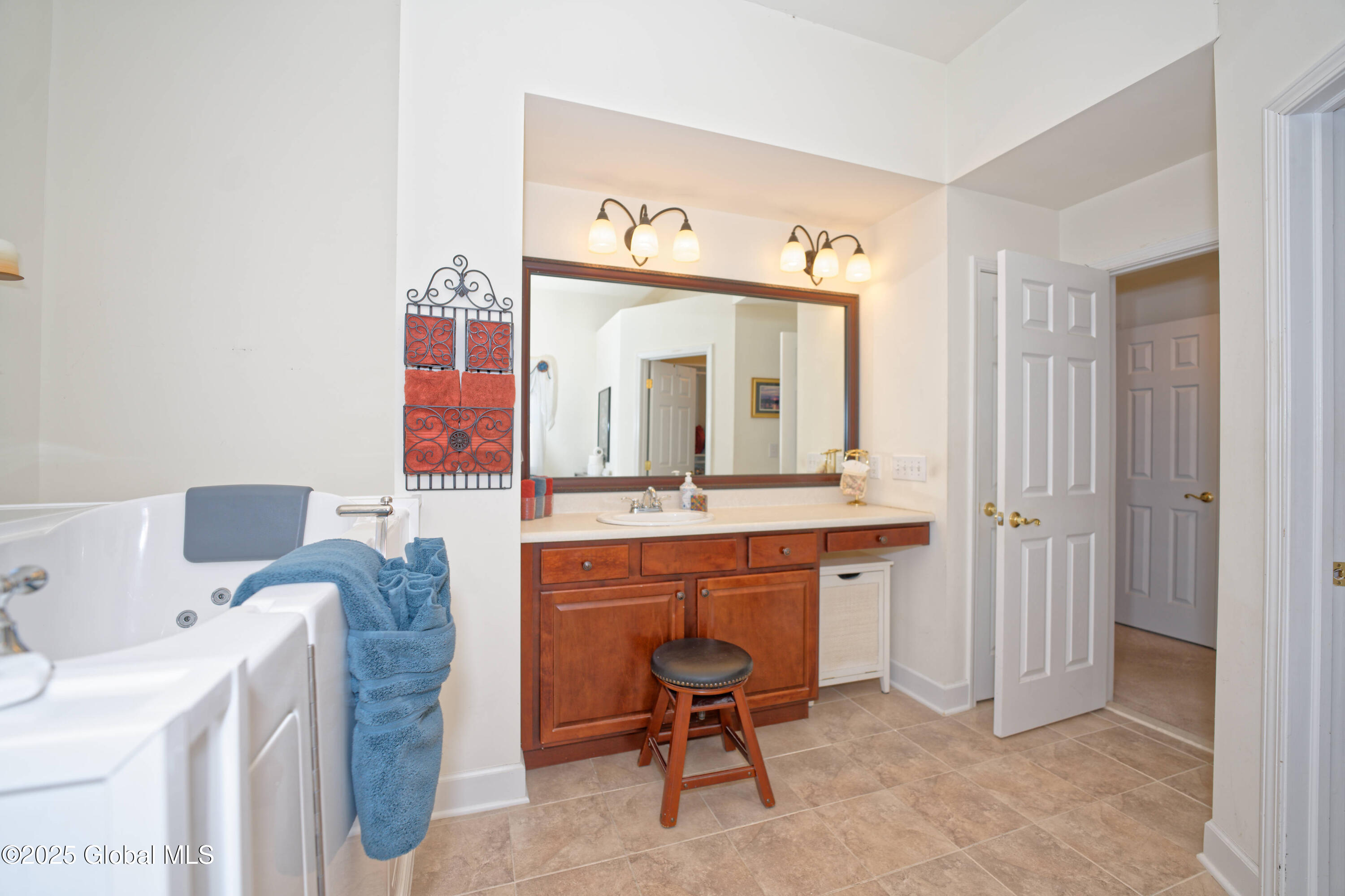 18 Gladstone Circle Halfmoon, NY 12118 - Photo 32 of 61 6 Master 4