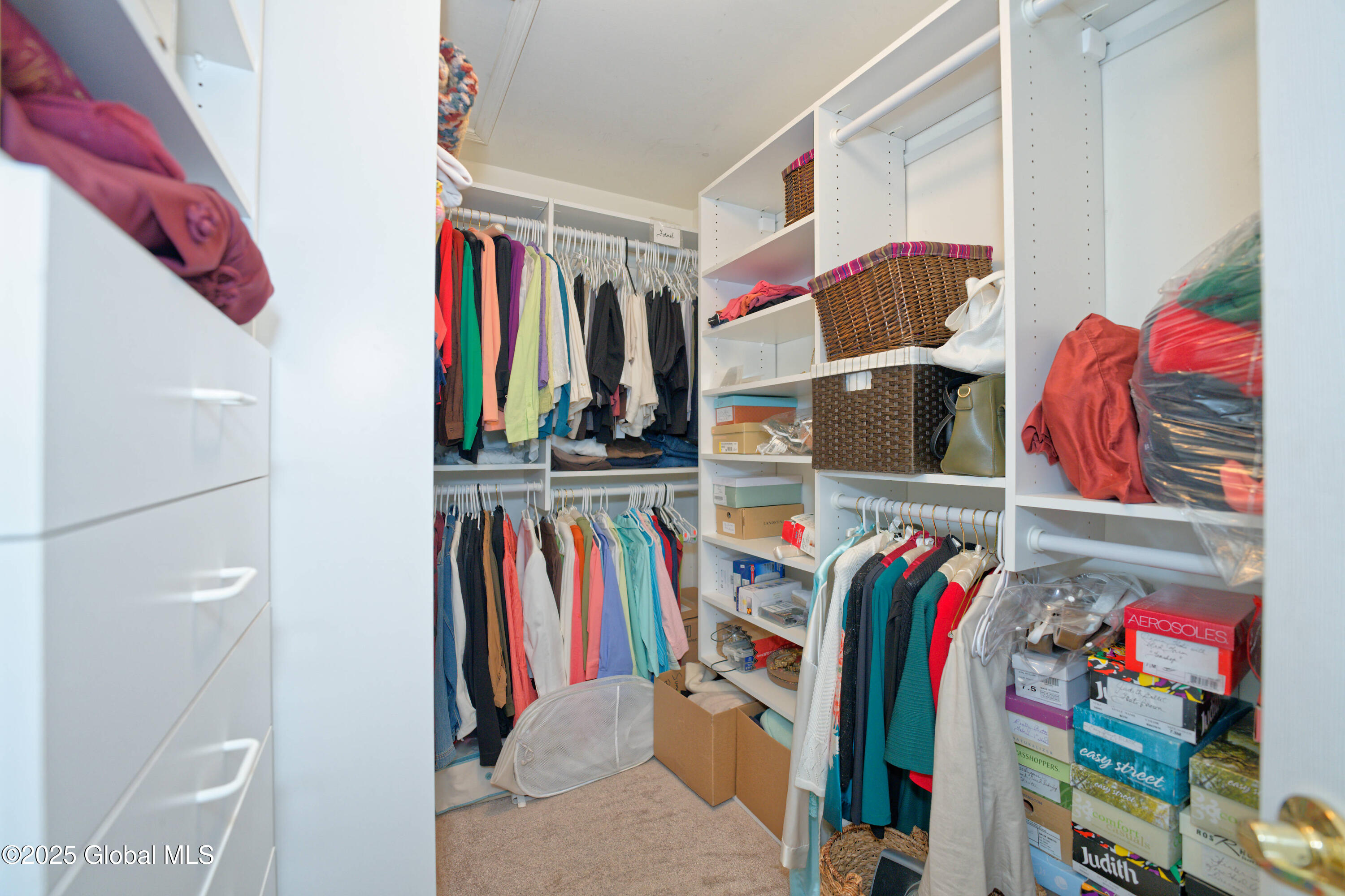 18 Gladstone Circle Halfmoon, NY 12118 - Photo 33 of 61 6 Master 5