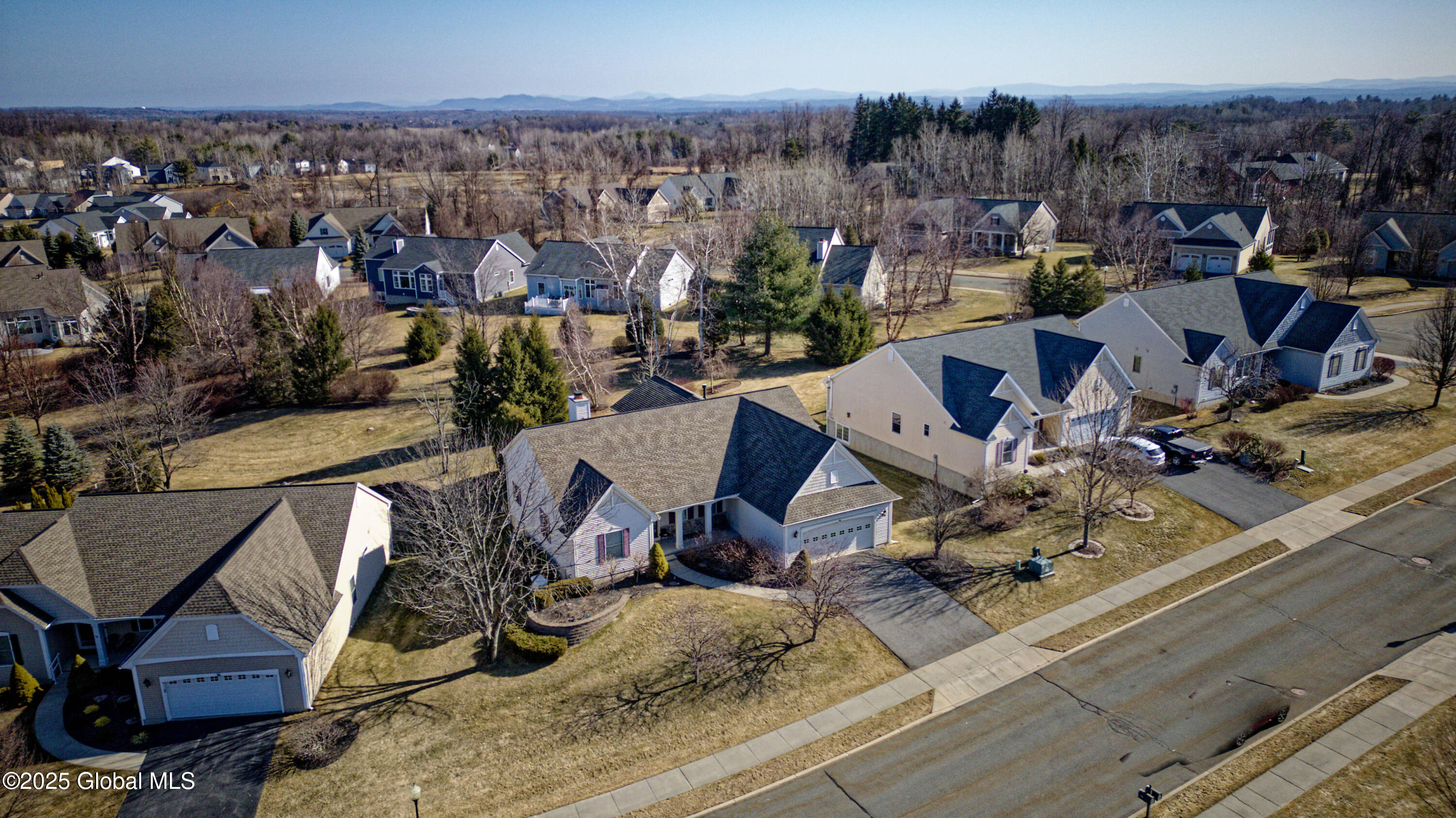 18 Gladstone Circle Halfmoon, NY 12118 - Photo 46 of 61 0 Air Front 7