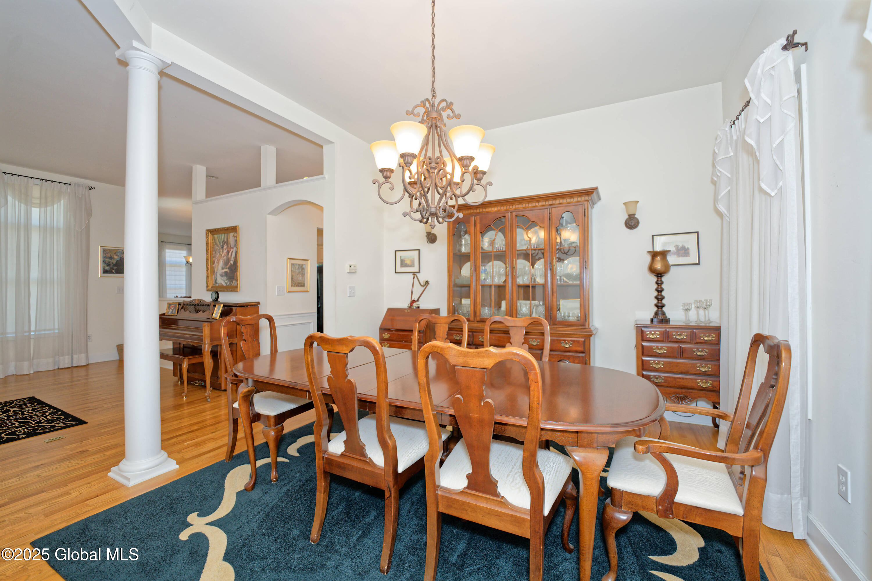18 Gladstone Circle Halfmoon, NY 12118 - Photo 8 of 61 2 Diningroom 2