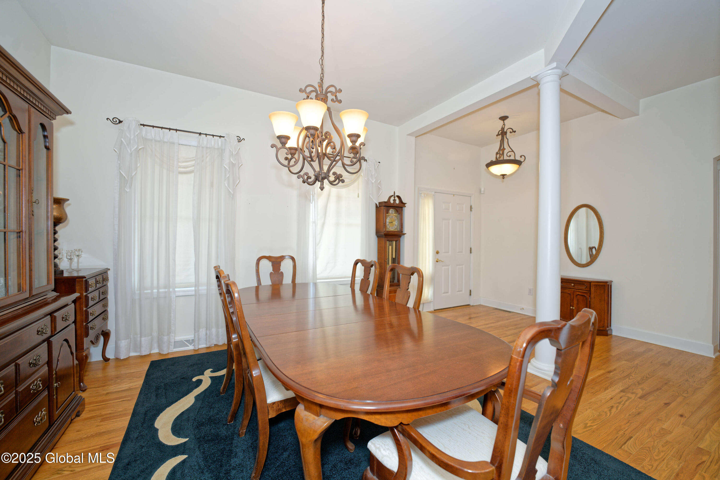 18 Gladstone Circle Halfmoon, NY 12118 - Photo 10 of 61 2 Diningroom 4