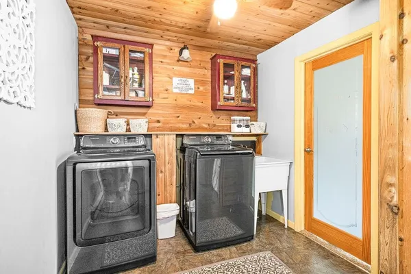 $429,900 | 45 East Highway 61, Esko, MN 55733