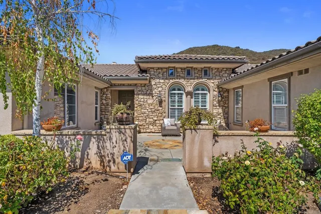 $1,250,000 | 14776 Interlachen Terrace, Valley Center, CA 92082