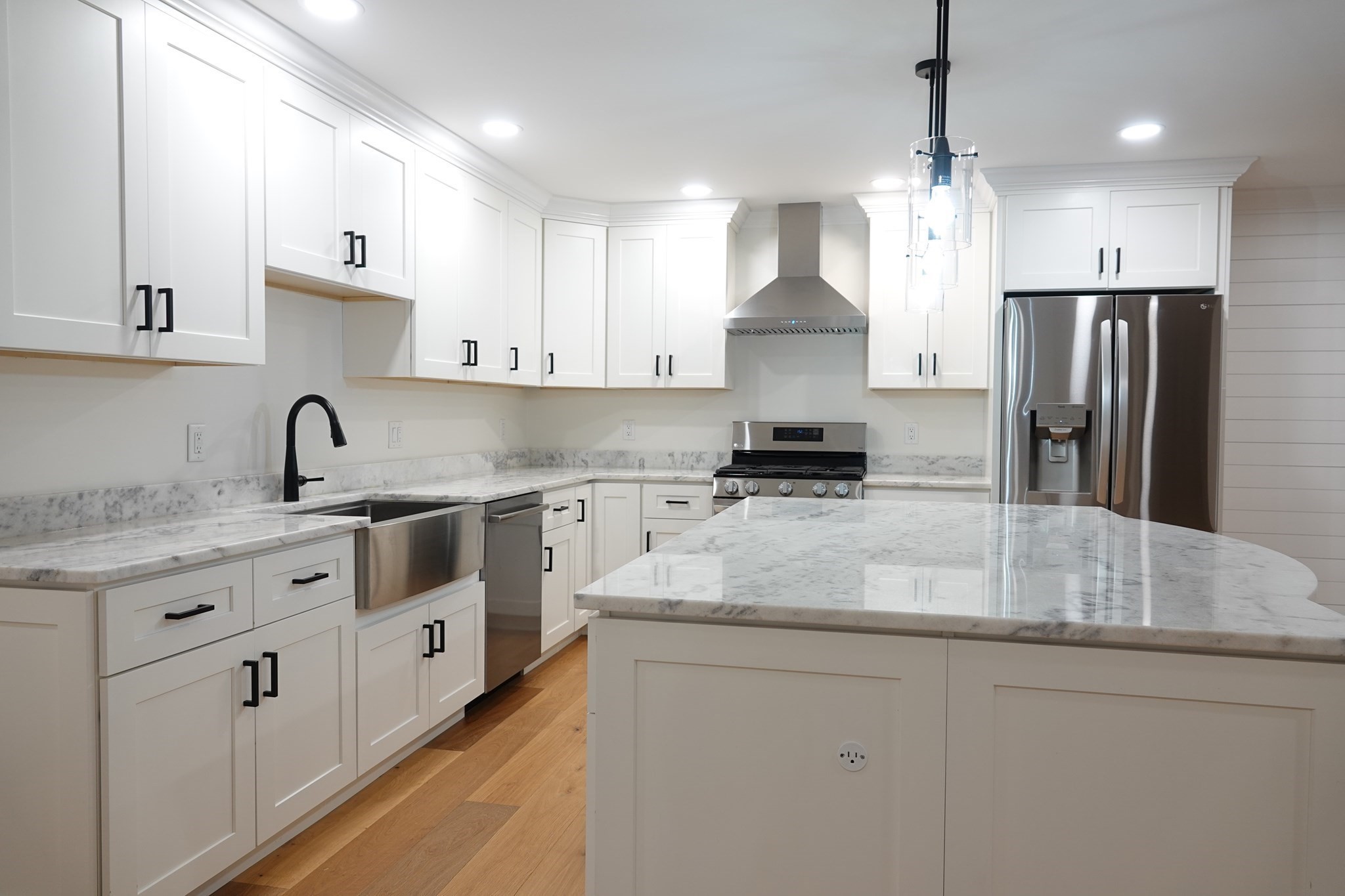 4 Mill Pond Road, Unit B Burlington, MA 01803 - Photo 5 of 32 Gallery Image 5