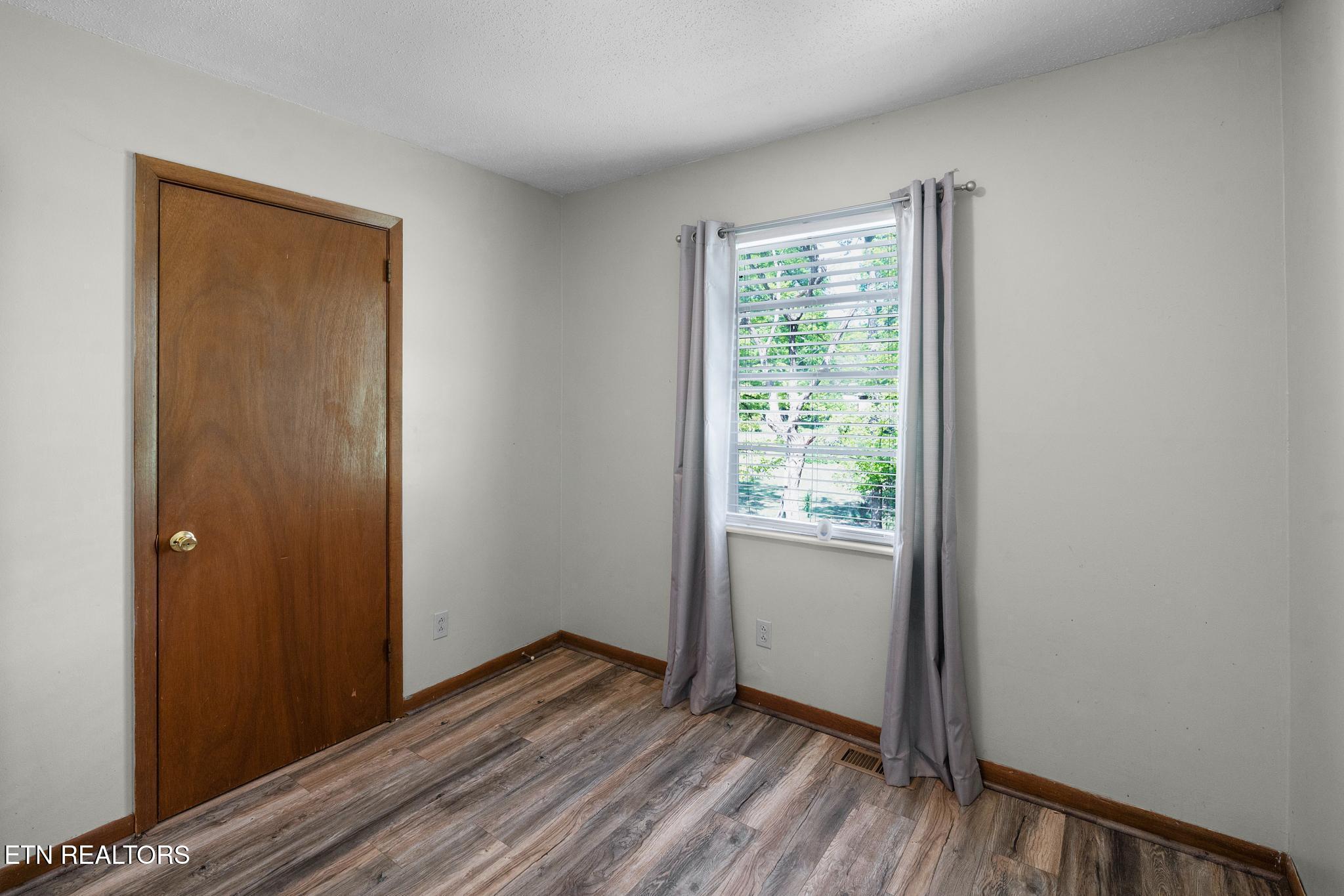 133 Bunch Lane Clinton, TN 37716 - Photo 16 of 41 7R409250