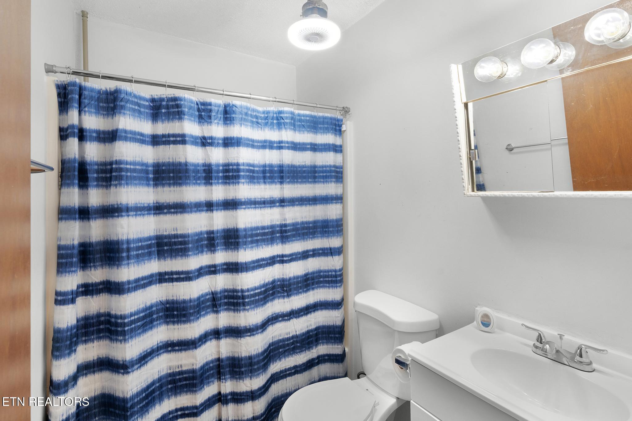 133 Bunch Lane Clinton, TN 37716 - Photo 18 of 41 7R409254