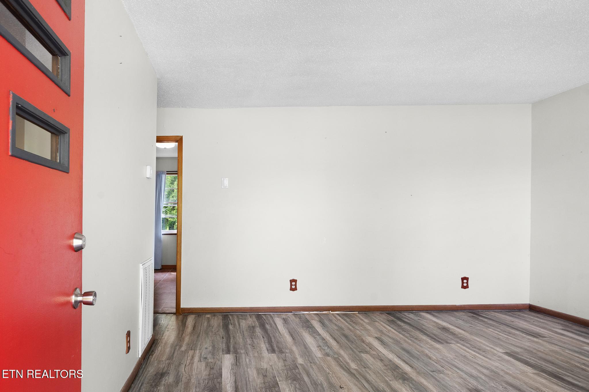 133 Bunch Lane Clinton, TN 37716 - Photo 2 of 41 7R409176