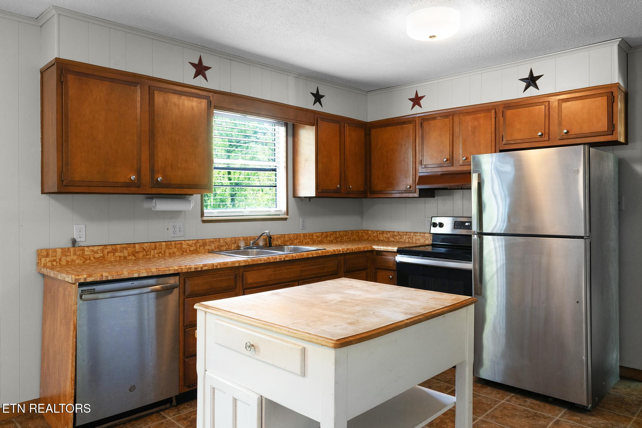 133 Bunch Lane Clinton, TN 37716 - Photo 8 of 41 7R409205