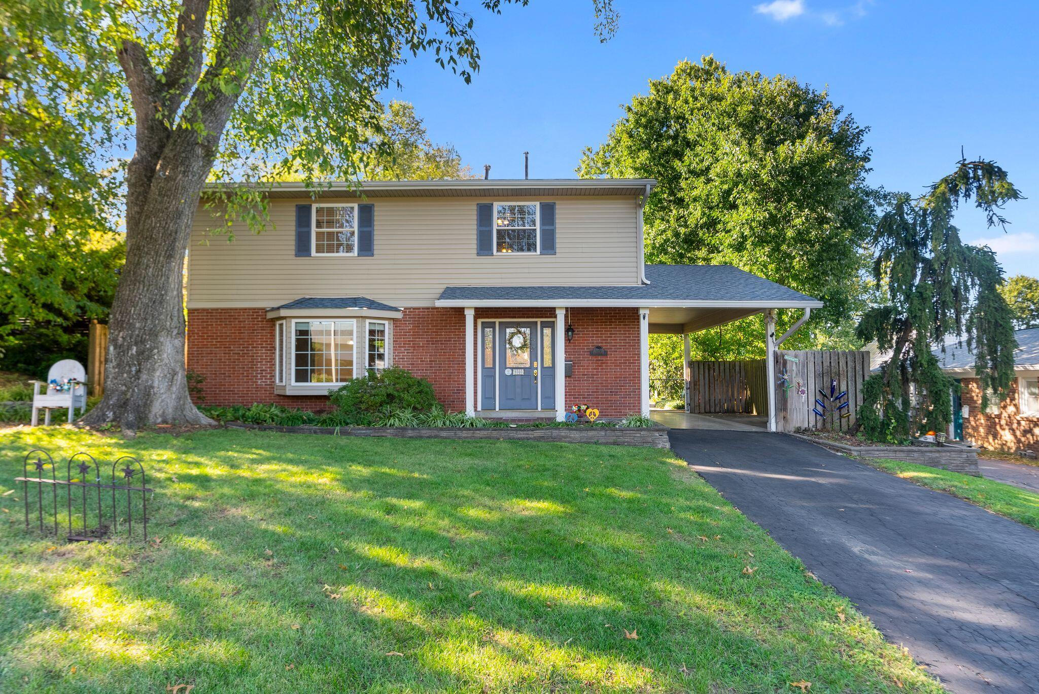 1505 Beacon Hill Road Lexington, KY 40504 - Photo 9 of 68 Front