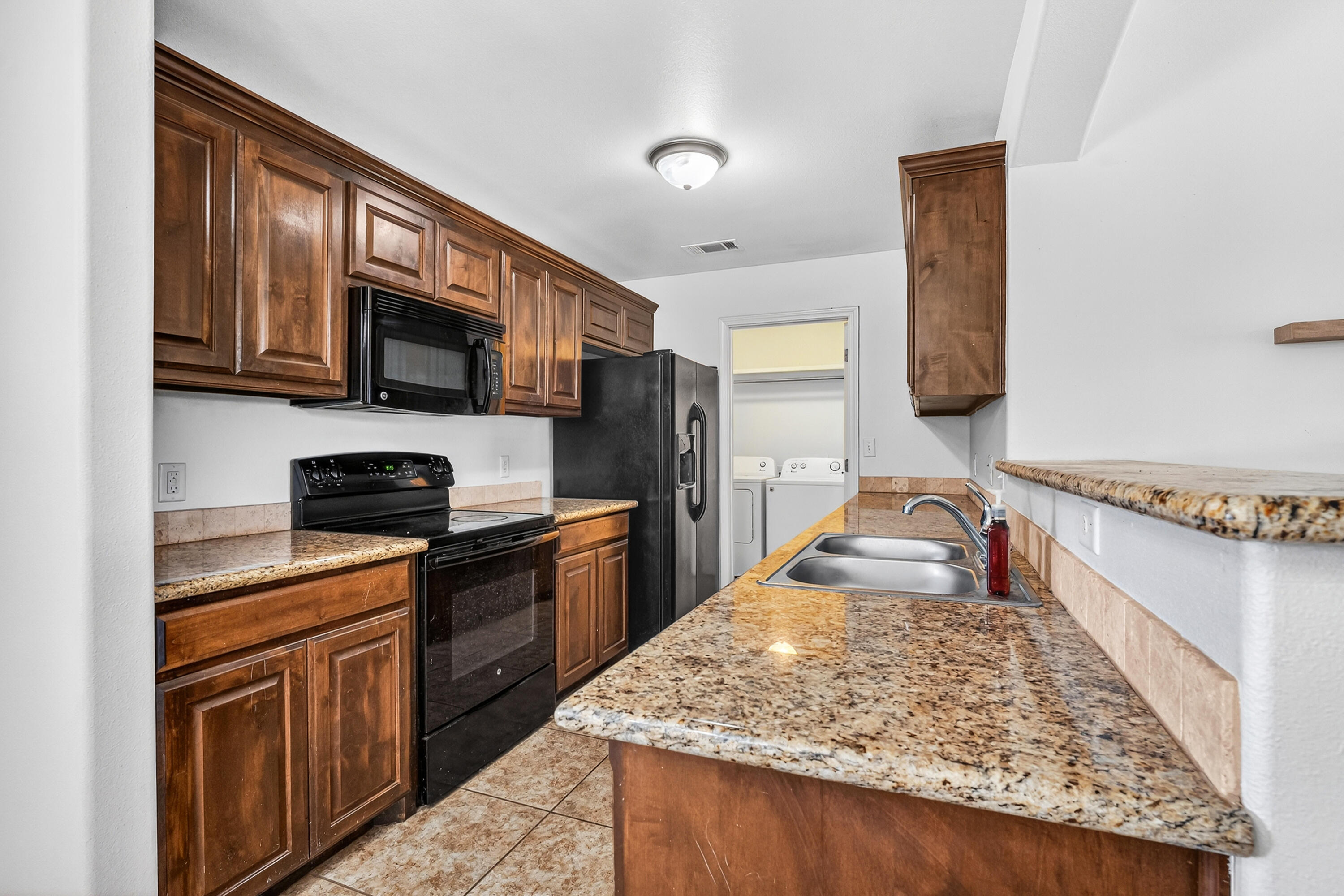 4803 Fordham Street Lubbock, TX 79416 - Photo 10 of 26 DSC03657