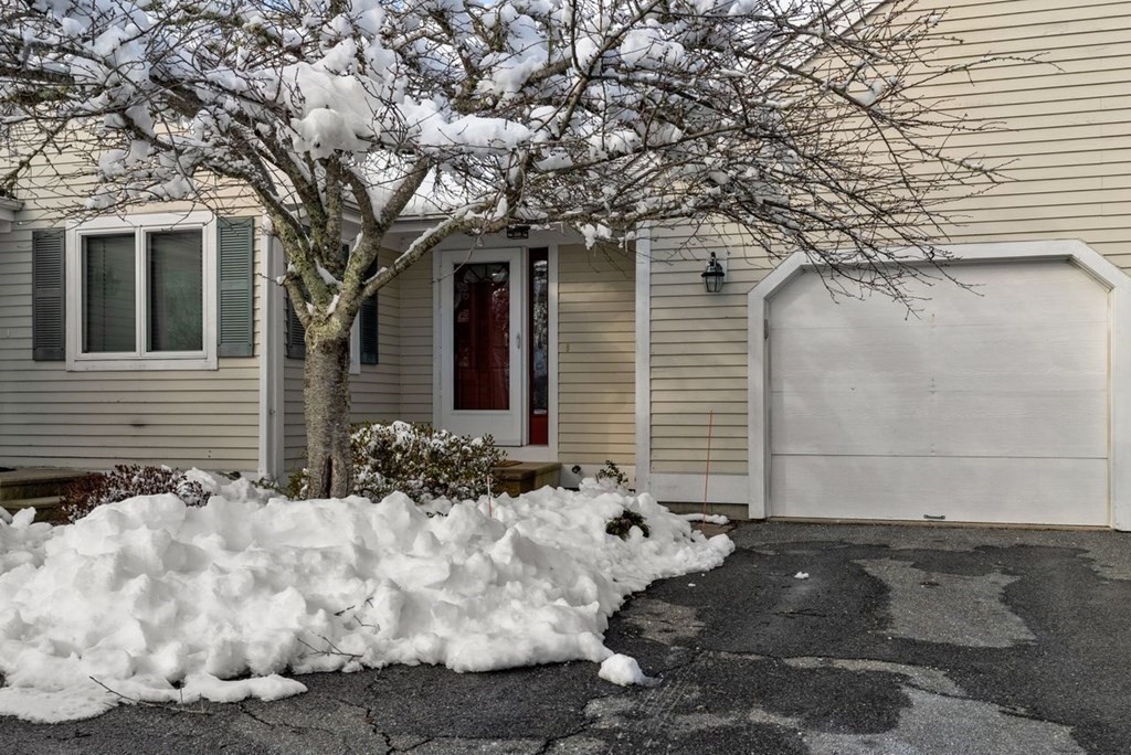 3 Par Three Court, Unit 3 Mashpee, MA 02649 - Photo 2 of 38 Gallery Image 2