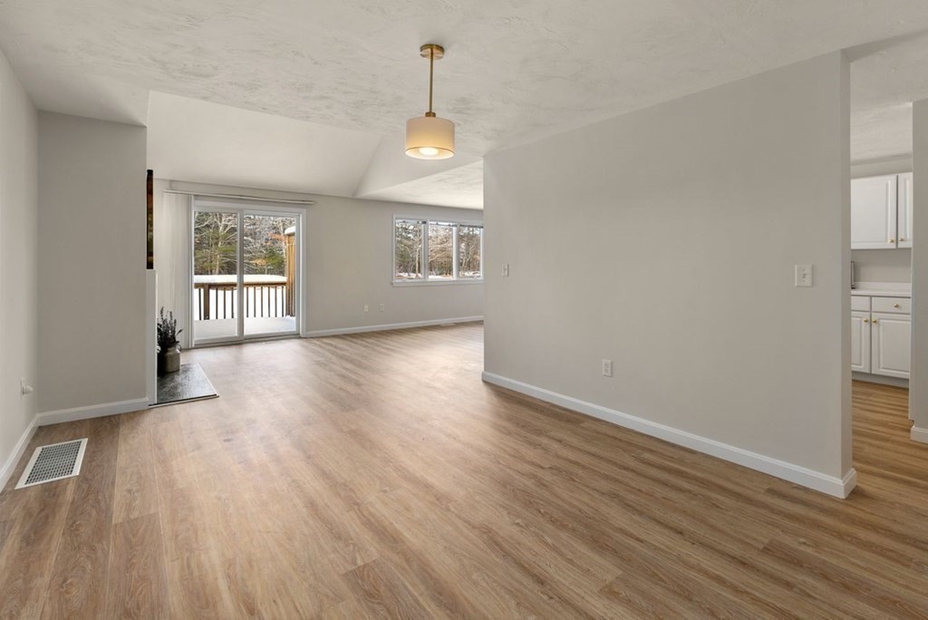 3 Par Three Court, Unit 3 Mashpee, MA 02649 - Photo 5 of 38 Gallery Image 5