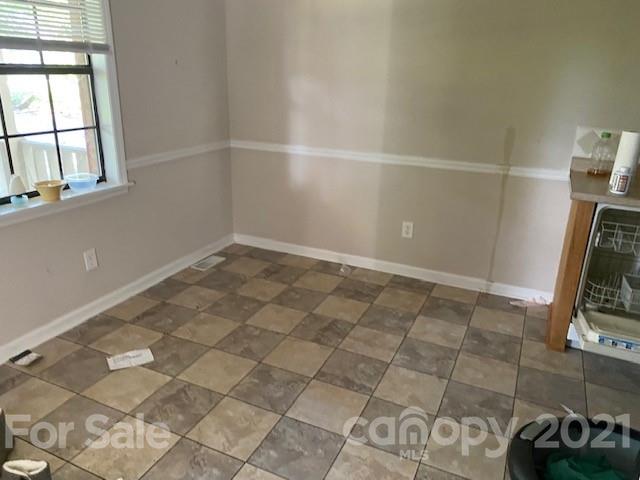957 High Lane Lancaster, SC 29720 - Photo 4 of 16 Gallery Image 4