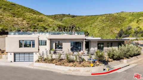 $6,995,000 | 1205 Las Lomas Place, Pacific Palisades, CA 90272