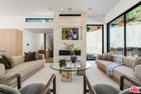 $6,995,000 | 1205 Las Lomas Place, Pacific Palisades, CA 90272