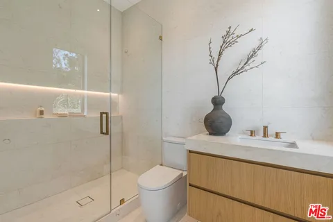 $6,995,000 | 1205 Las Lomas Place, Pacific Palisades, CA 90272
