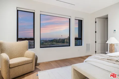 $6,995,000 | 1205 Las Lomas Place, Pacific Palisades, CA 90272