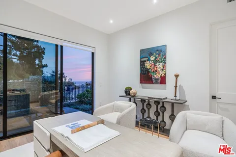 $6,995,000 | 1205 Las Lomas Place, Pacific Palisades, CA 90272