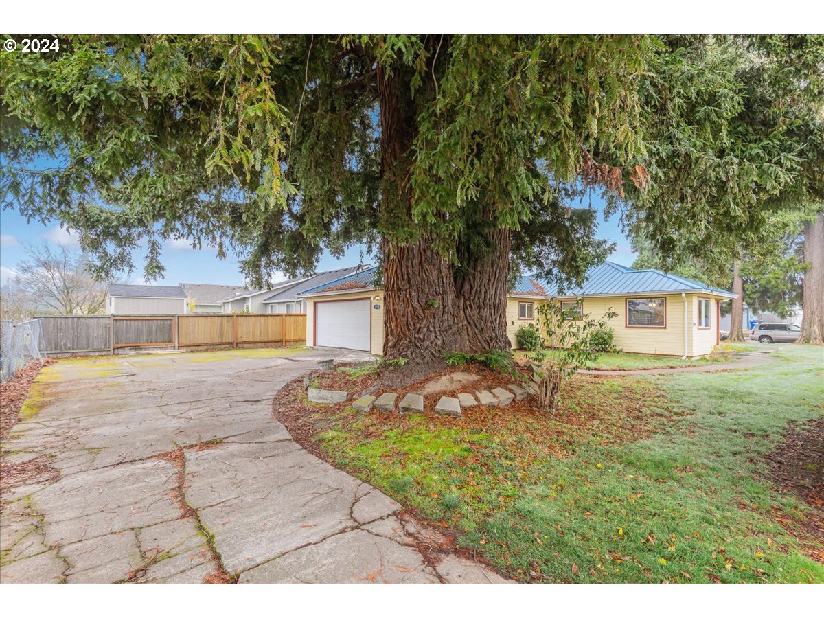 1119 Toliver Road Molalla, OR 97038 - Photo 4 of 24 Exterior