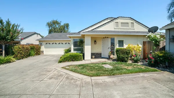 $468,000 | 596 Village Drive, Galt, CA 95632