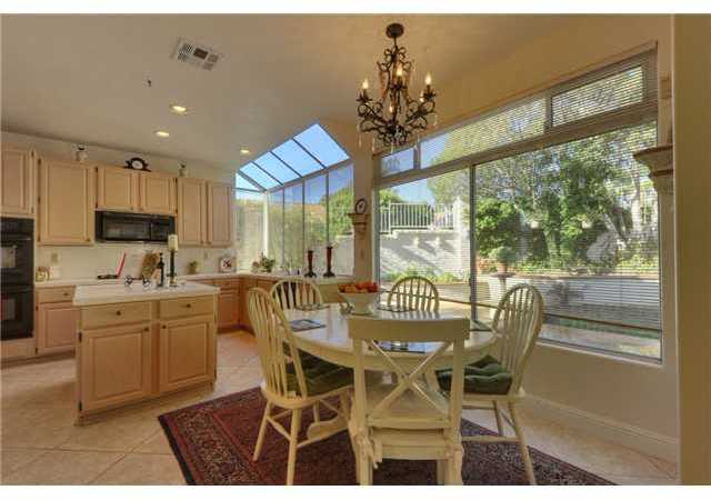 2324 Terraza Ribera Carlsbad, CA 92009 - Photo 9 of 25