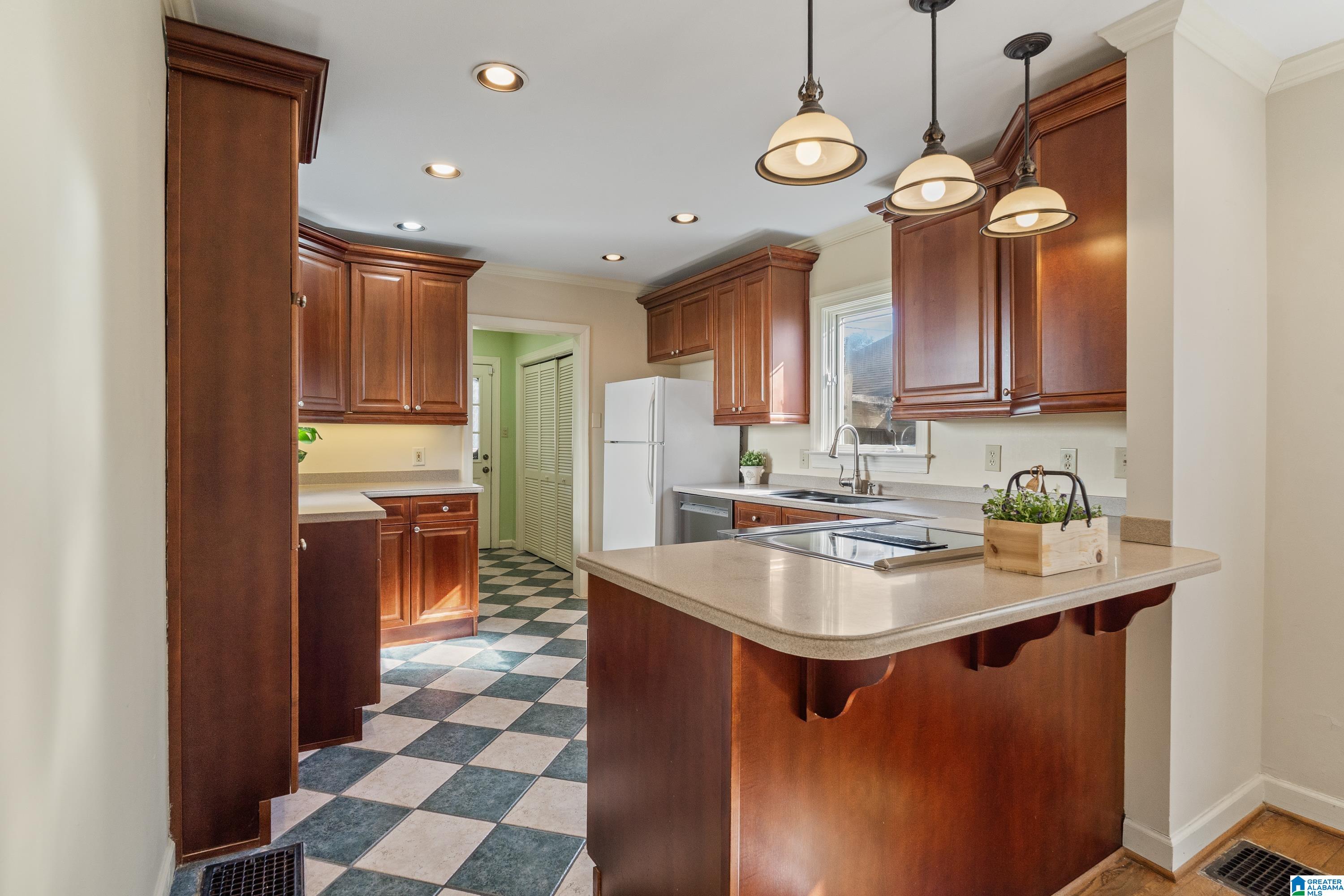 914 Highland Road Birmingham, AL 35209 - Photo 16 of 51