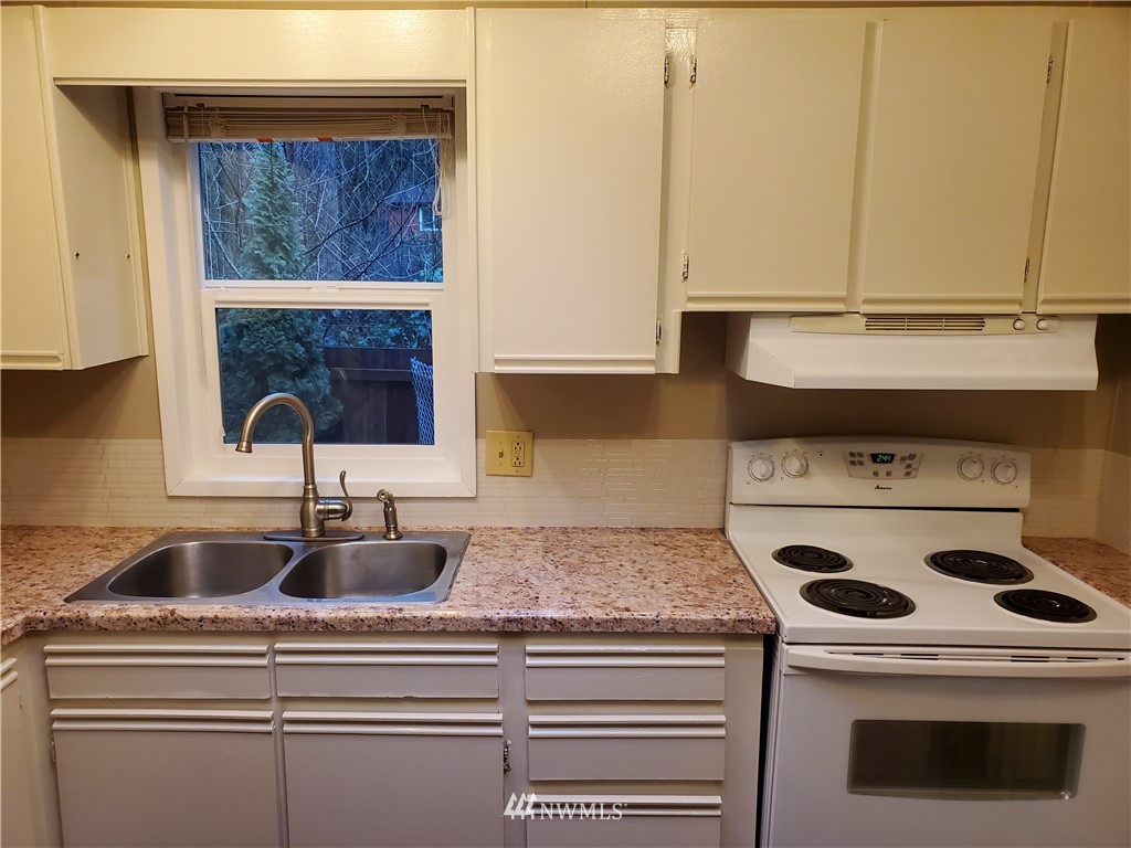 6194 Shamrock Road Maple Falls, WA 98266 - Photo 16 of 25 Gallery Image 16