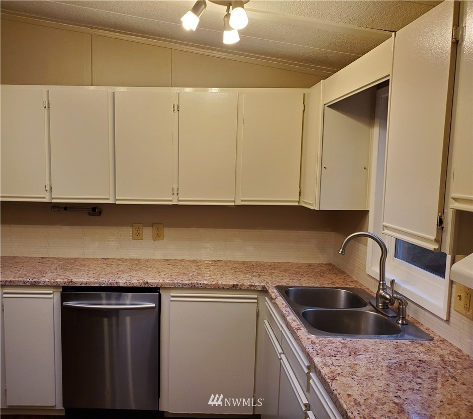 6194 Shamrock Road Maple Falls, WA 98266 - Photo 17 of 25 Gallery Image 17